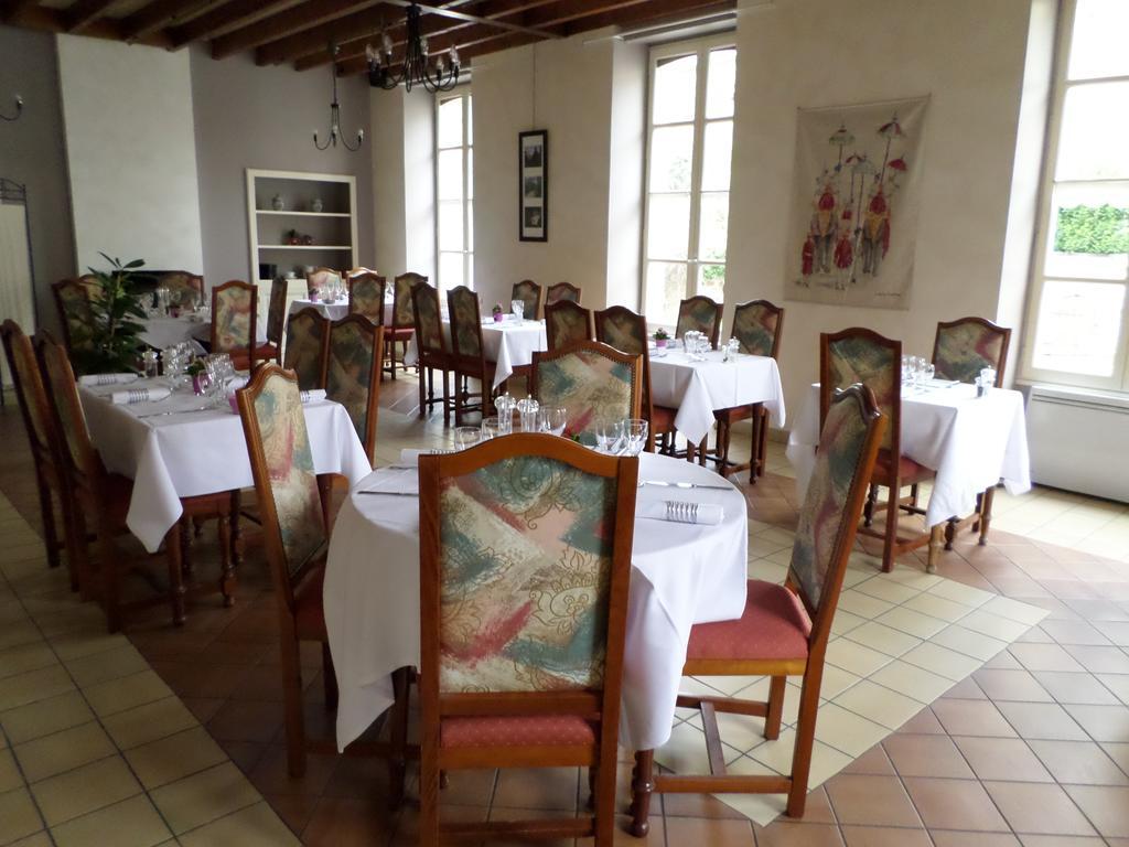 Hotel Le Relais De La Caleche Saint-Denis-dʼAnjou Exteriér fotografie