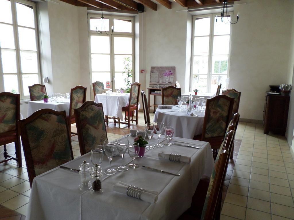 Hotel Le Relais De La Caleche Saint-Denis-dʼAnjou Exteriér fotografie