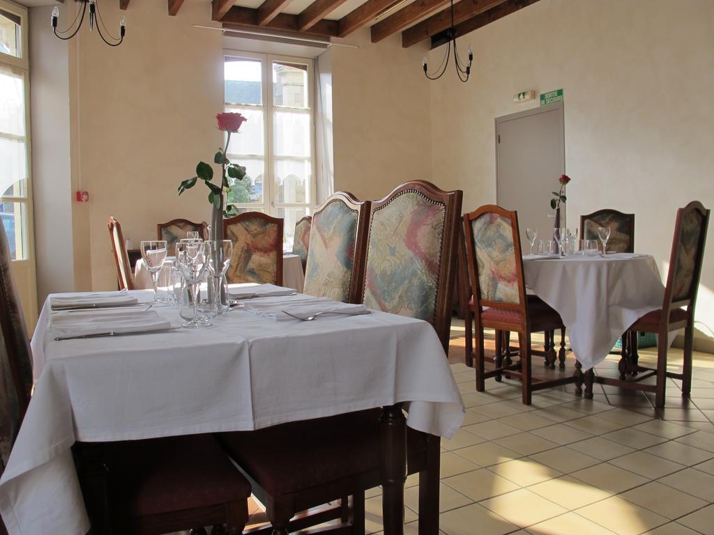Hotel Le Relais De La Caleche Saint-Denis-dʼAnjou Exteriér fotografie